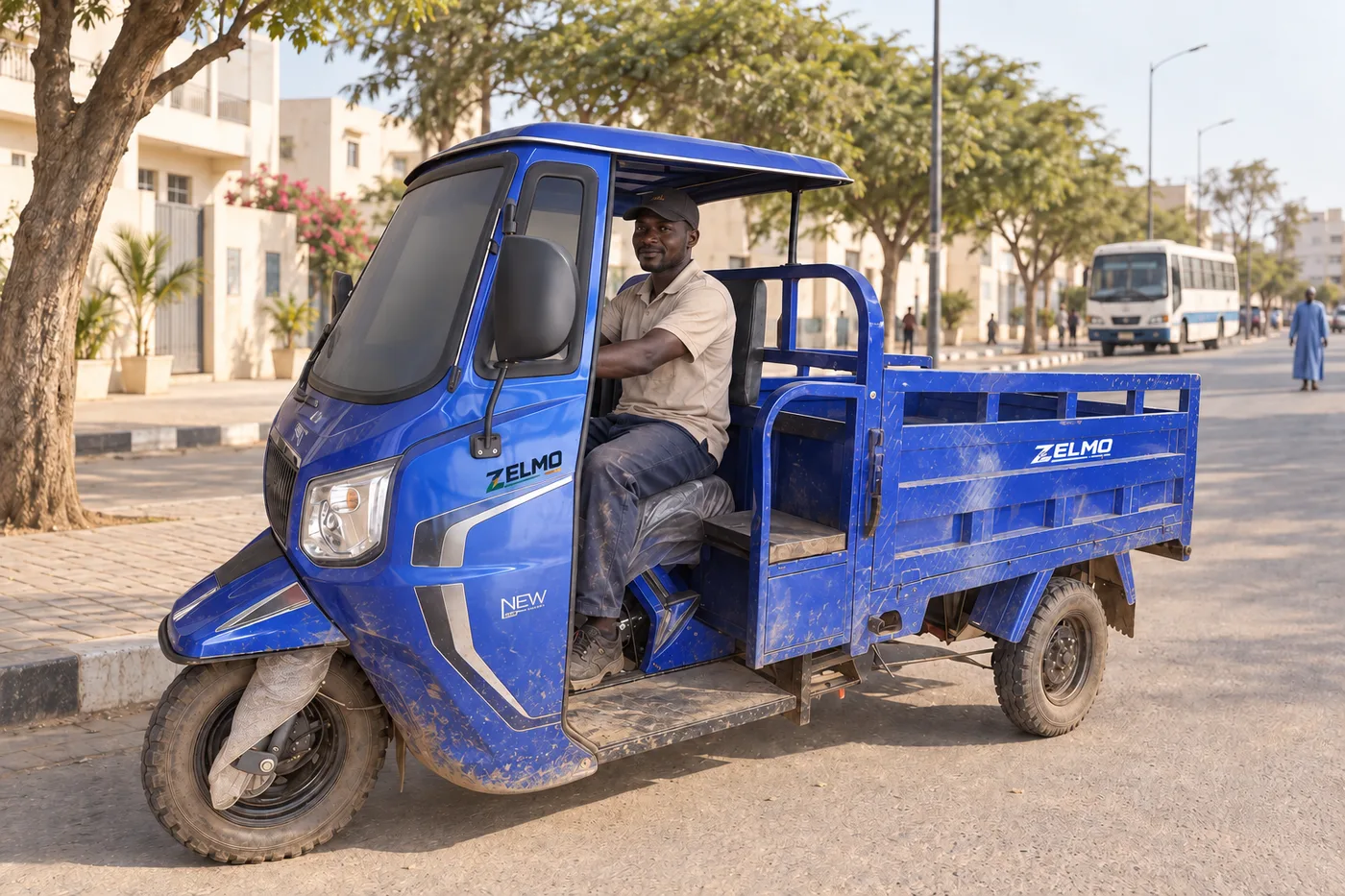 ZELMO carrocería con techo azul vista de tres cuartos delantera · Calles de la ciudad